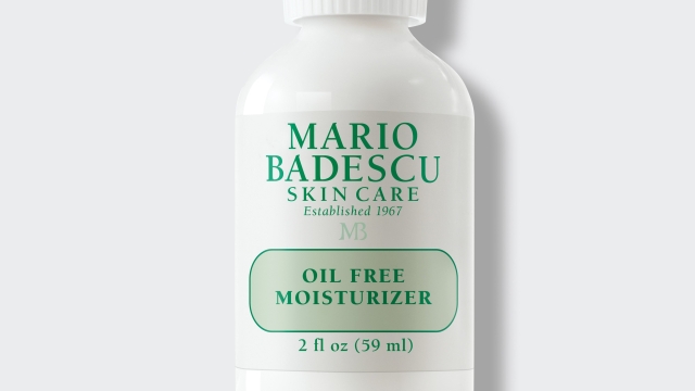 How To Use Mario Badescu Oil Free Moisturizer: Quick Steps